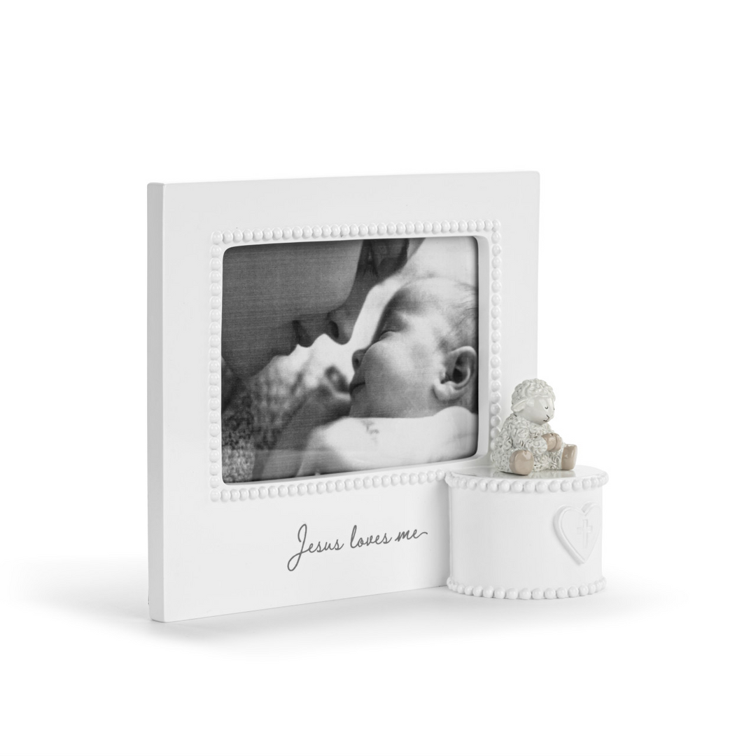 Jesus Loves Me Cream Lamb Musical Frame (8x7)