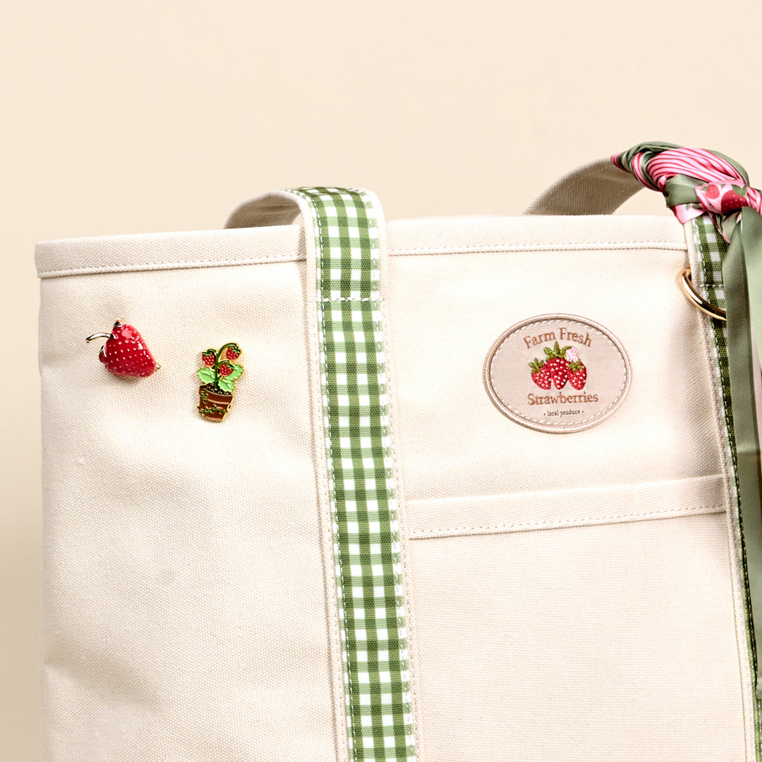 The Darling Canvas Tote Bag - Strawberry Fields